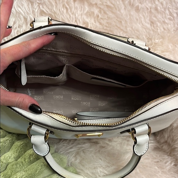 Michael Kors White Handbag - Picture 3 of 3